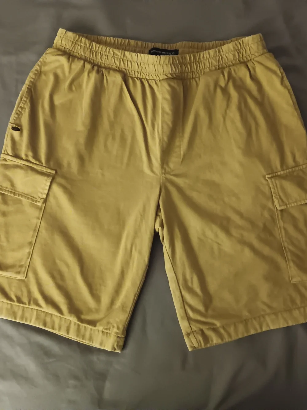 Banana Republic Men's Cargo Shorts in Mustard Yellow Medium Tall 32